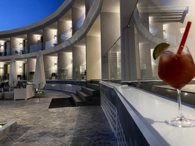 Ebbi Hotel Dhërmi Esterno foto