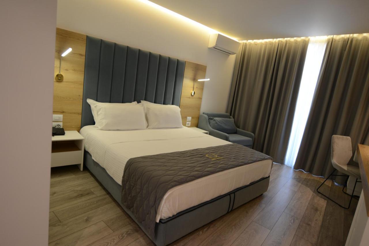 Ebbi Hotel Dhërmi Esterno foto