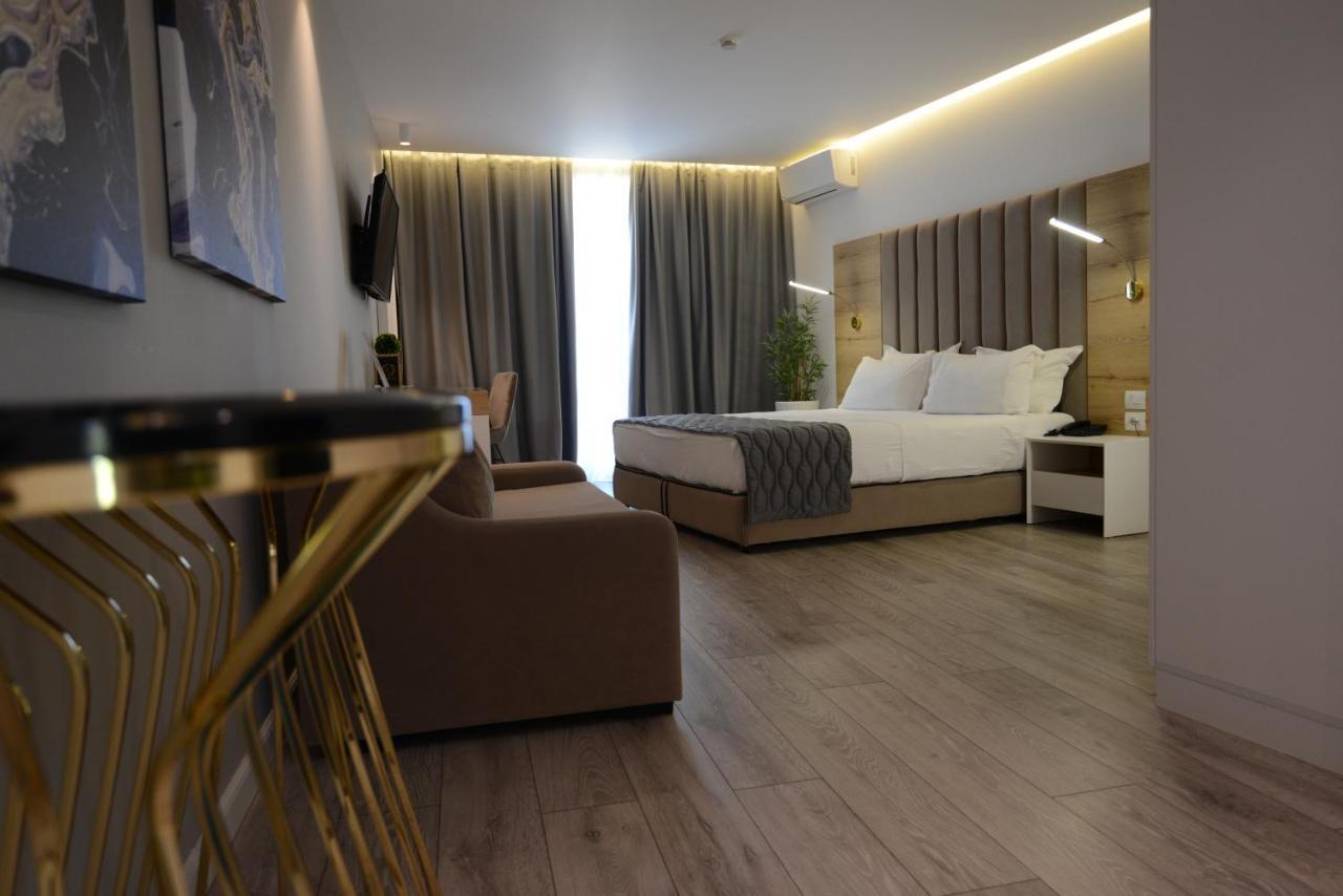 Ebbi Hotel Dhërmi Esterno foto
