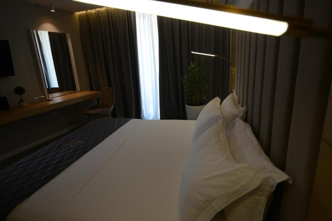 Ebbi Hotel Dhërmi Esterno foto