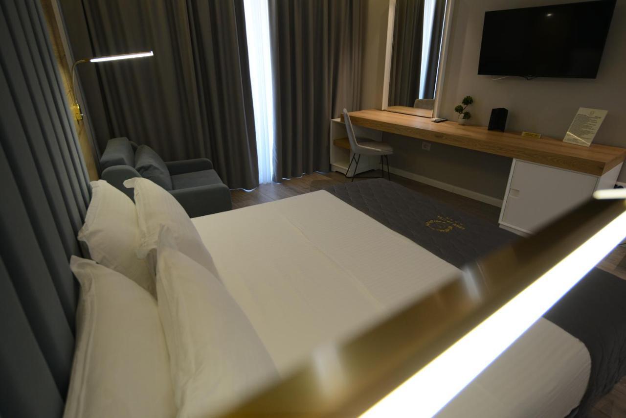 Ebbi Hotel Dhërmi Esterno foto