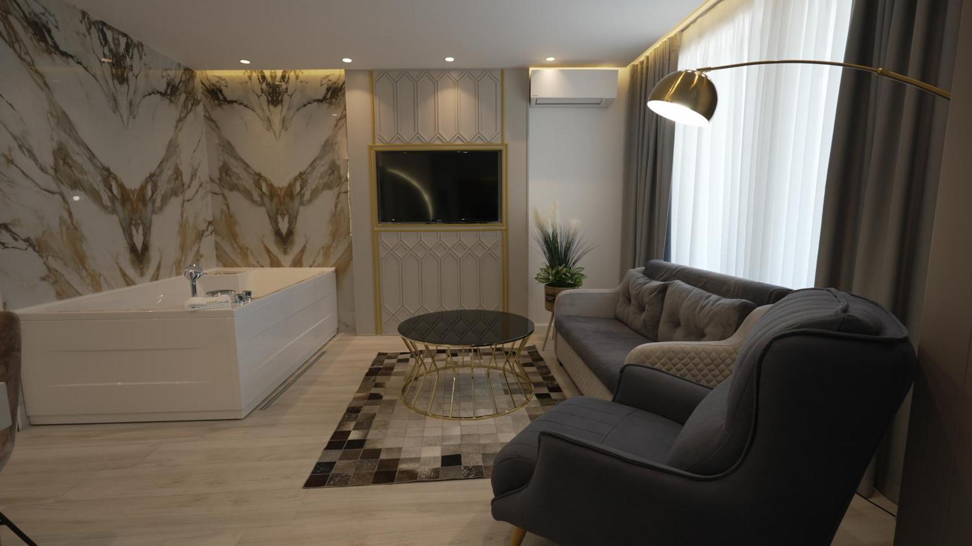 Ebbi Hotel Dhërmi Esterno foto